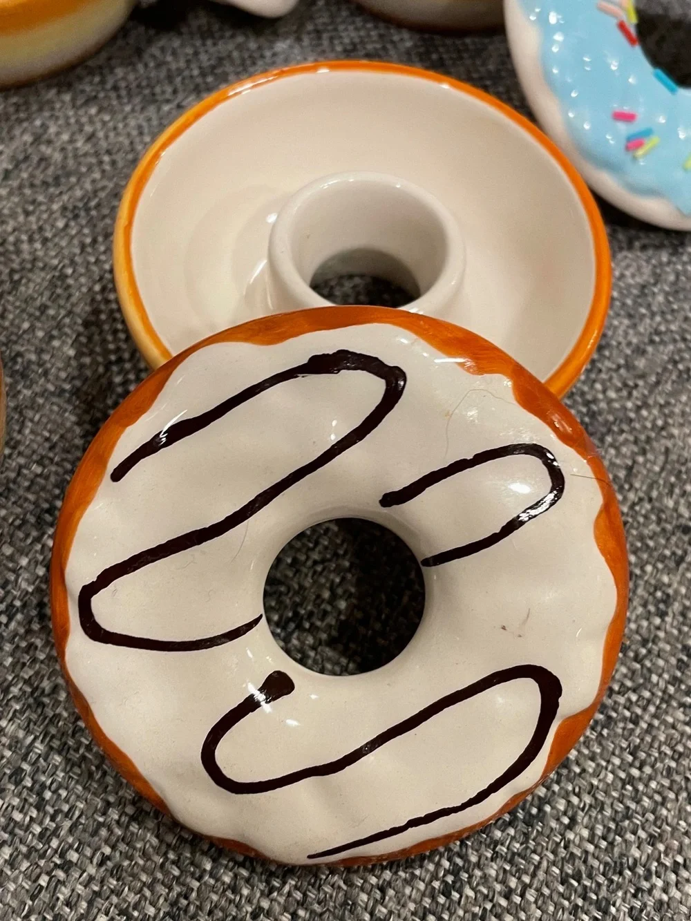 Ceramic Donut Pastry Shape trinket dishes - set of 6. Sprinkle frosting details!